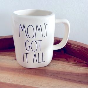 RAE DUNN ‘MOM’S GOT IT ALL’ MUG. White with black text. Perfect gift. NEW